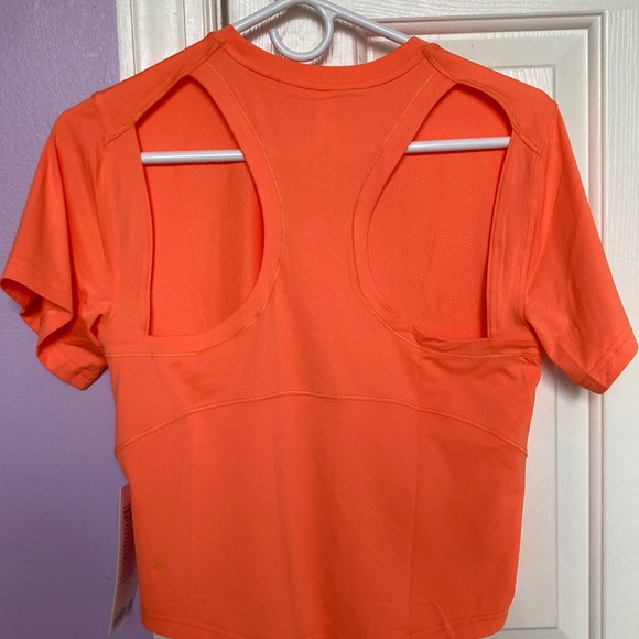 Lululemon open back tee - Picture 2 of 4